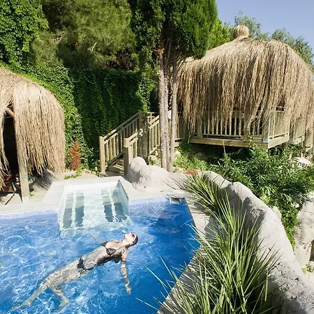 Resort Sunrise Queen Luxury Side